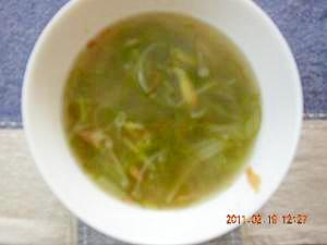 生姜でぽかぽか♪簡単ヘルシーメカブと納豆のスープ レシピ・作り方